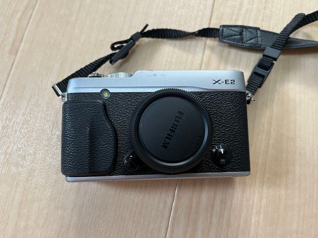 フジフィルム　FUJIFILM X-E2 ボディ　レンズ付き