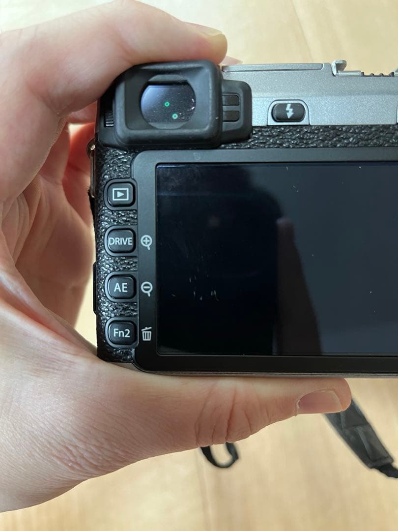 フジフィルム　FUJIFILM X-E2 ボディ　レンズ付き