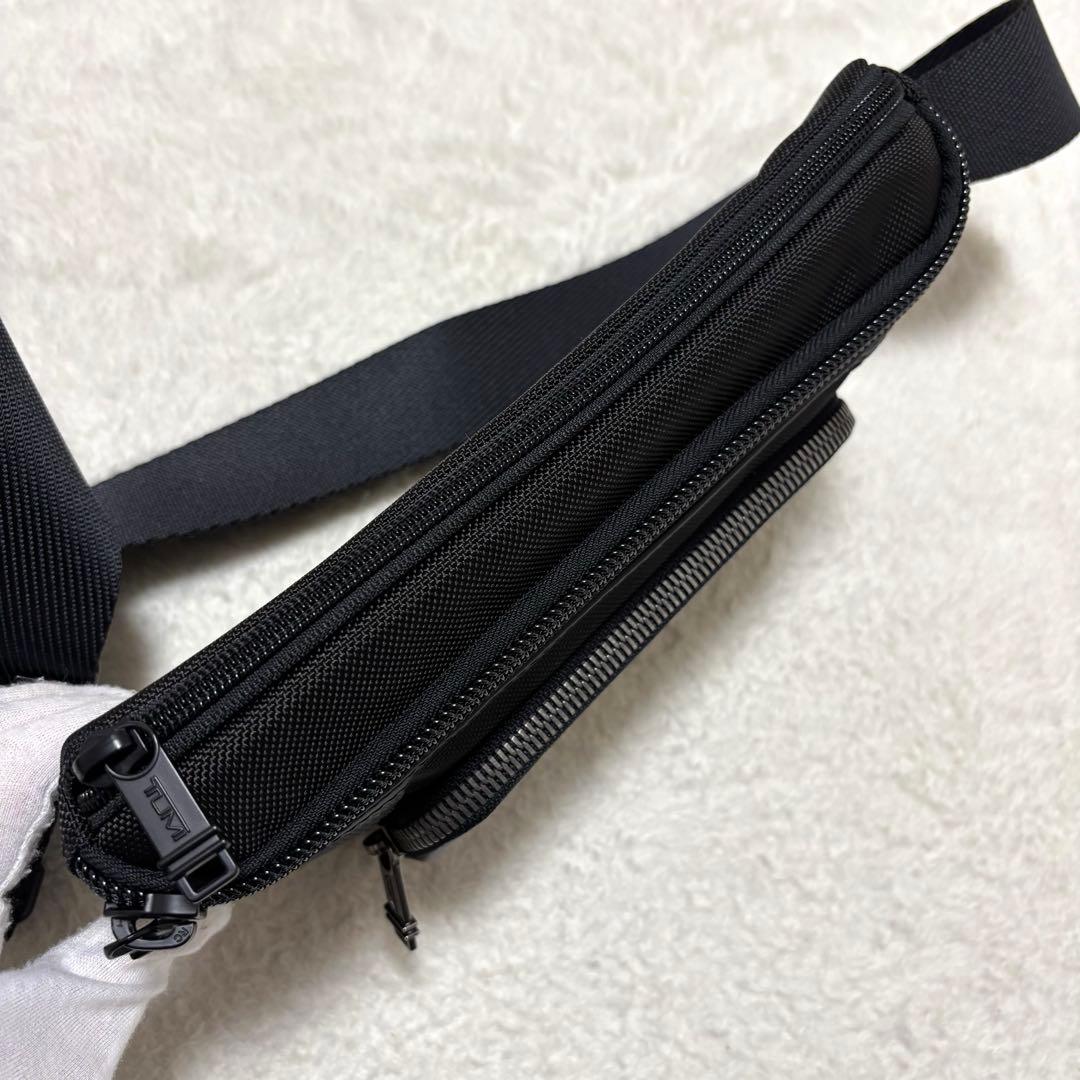 未使用級 TUMI Alpha Bravo キャンベル レザー ボディバッグ 黒