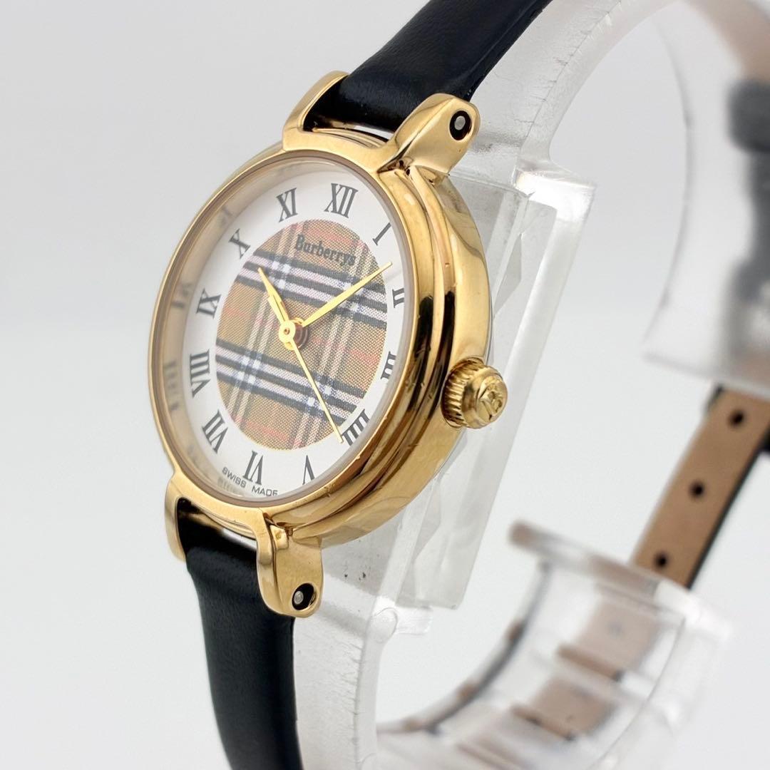 【電池交換済】BURBERRY　腕時計　チェック柄　ゴールド　新品ベルト