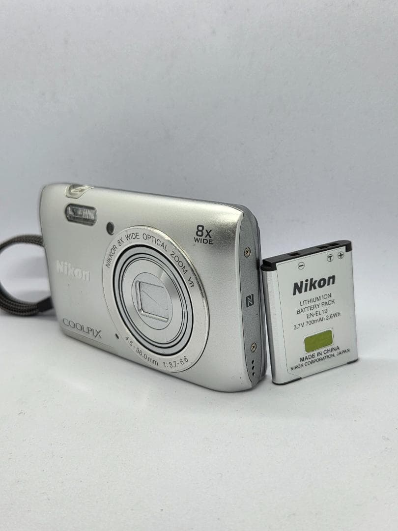 【訳あり】ニコン Nikon COOLPIX A300 シルバー デジタルカメラ