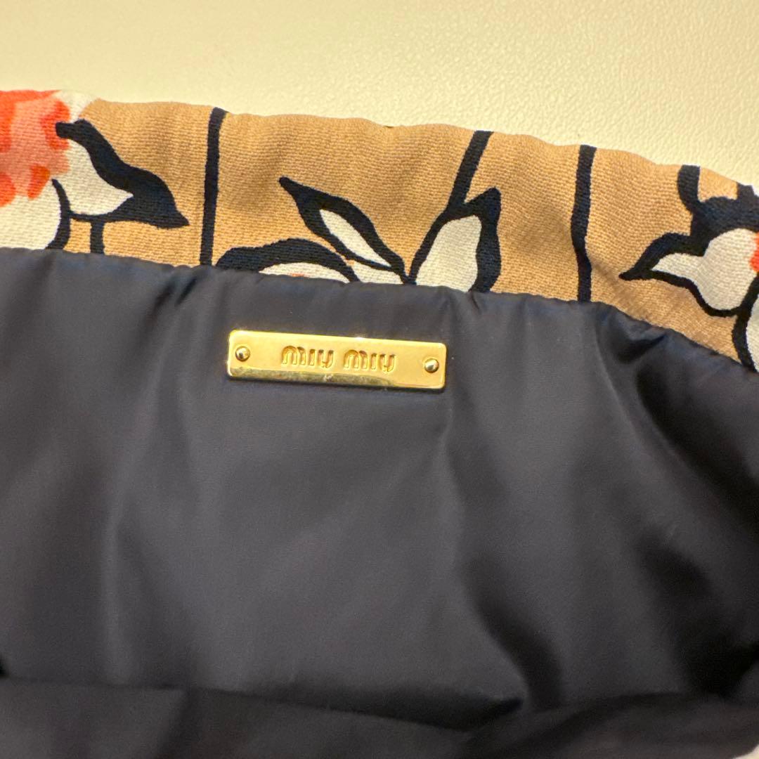 miu miu 花柄ポーチ