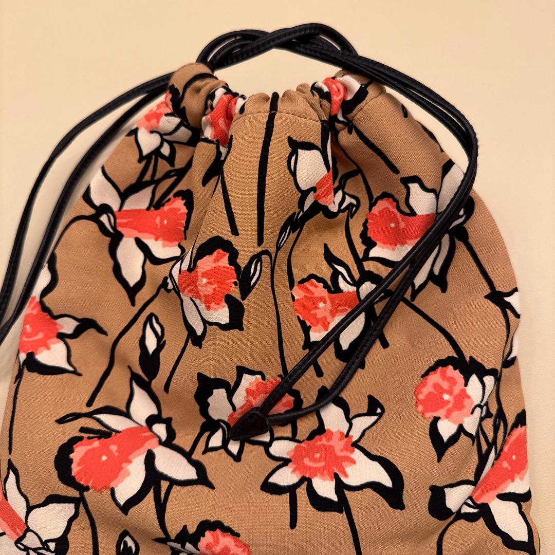 miu miu 花柄ポーチ