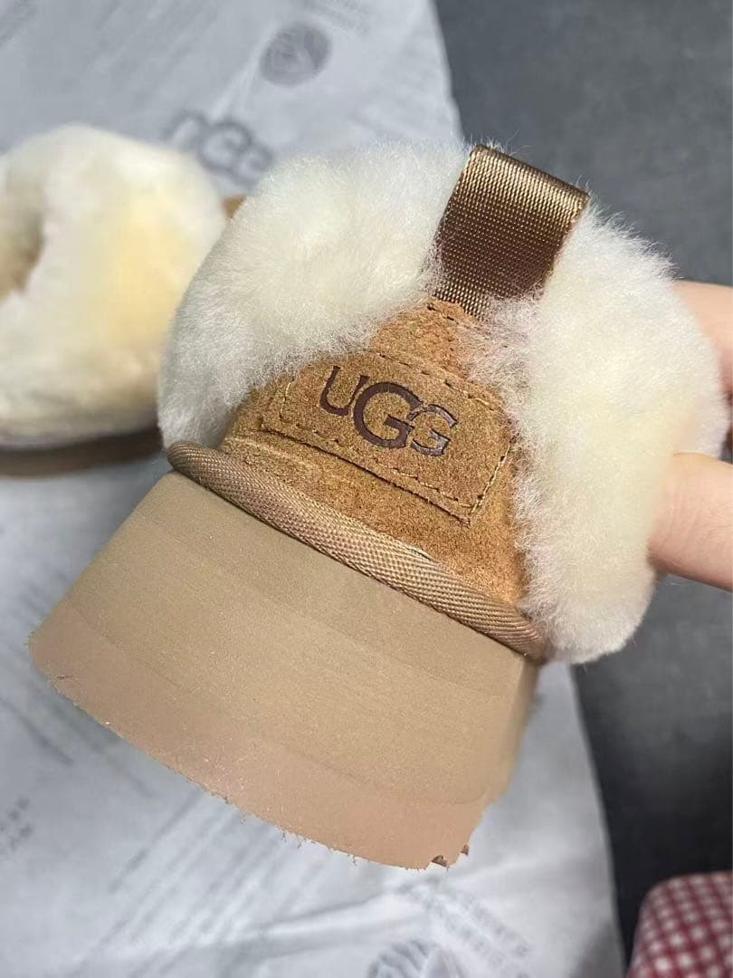 UGG ベージュ ムートンブーツ スエード ファー付き 37サイズ￼