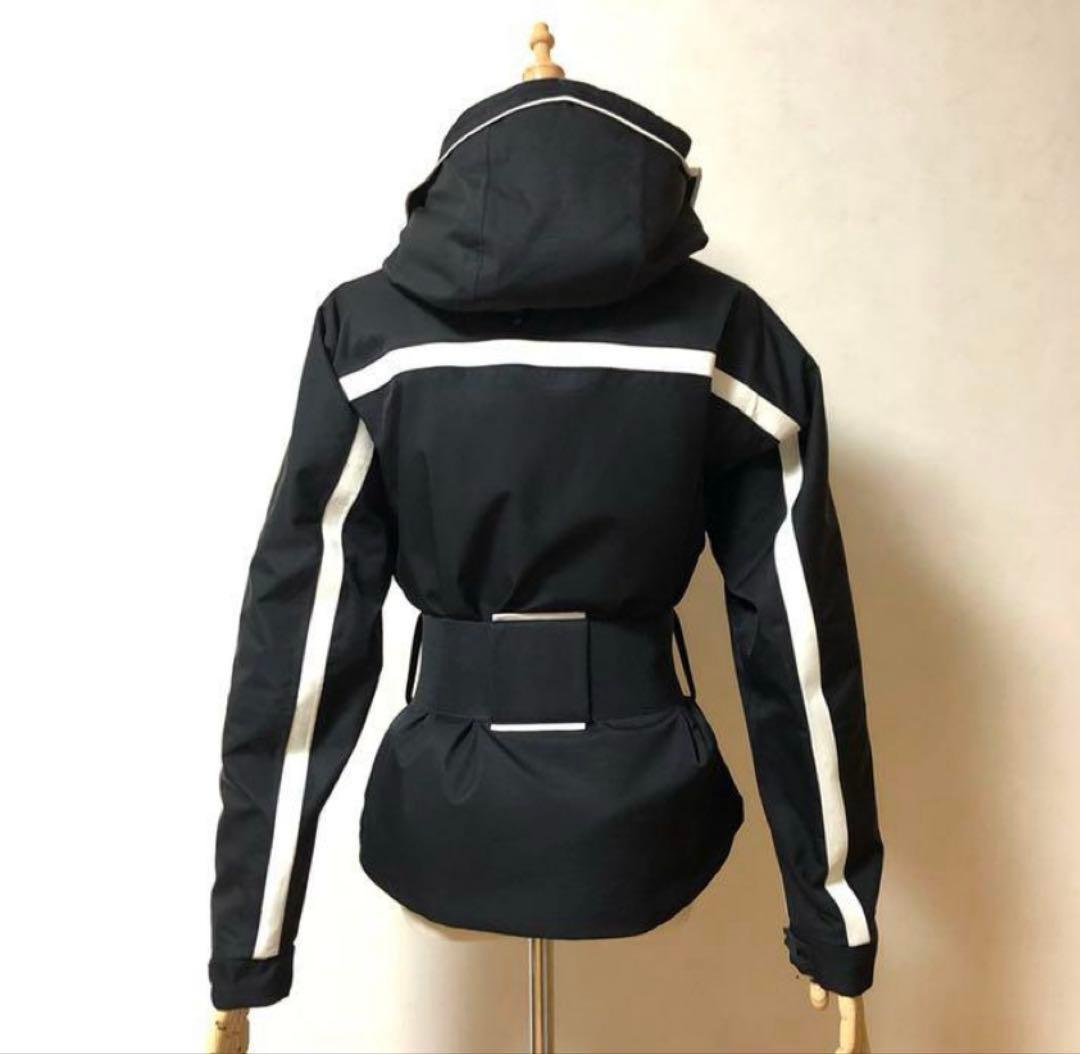 希少✨スタイリッシュなモンクレール　ショートダウンジャケット　スキーウェア