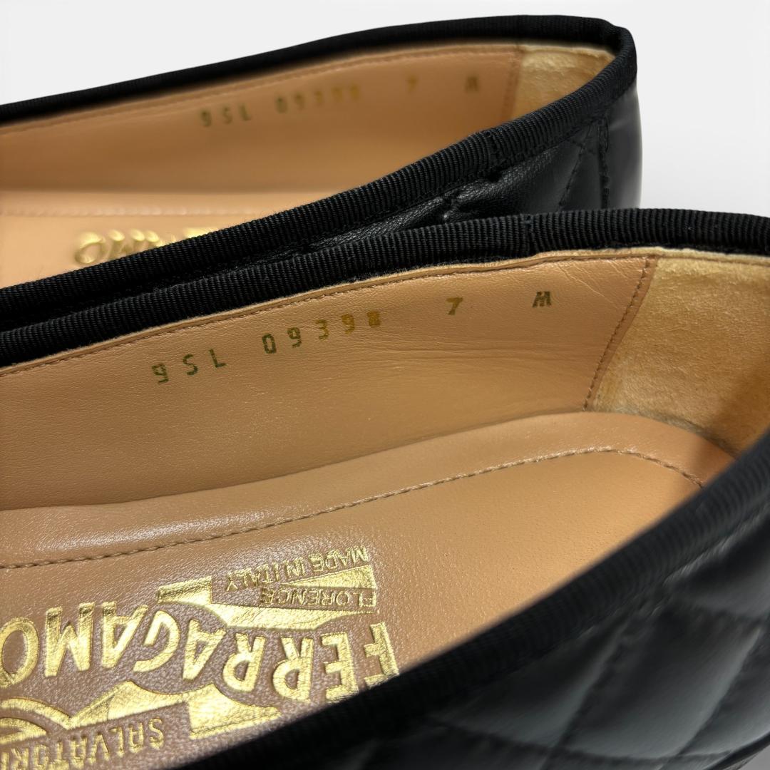 美品 フェラガモ キルティングパンプス ヴァラリボン Rufina 黒 7 24