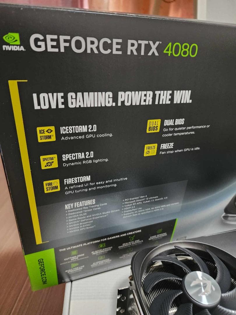 ZOTAC GAMING GeForce RTX 4080 本体
