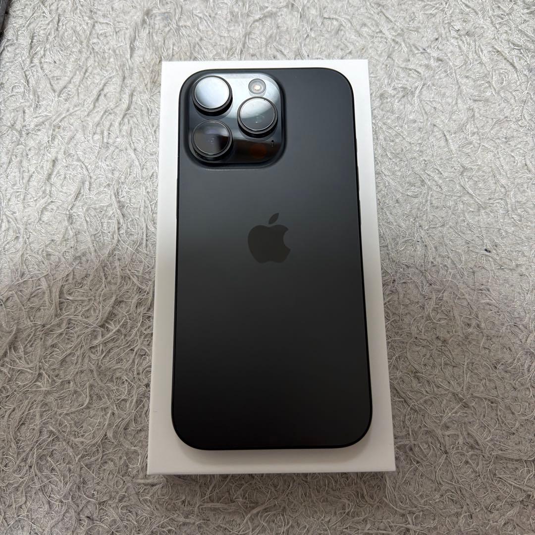 iPhone16 Pro 512GB ブラックチタニウム　保護フィルム2枚付