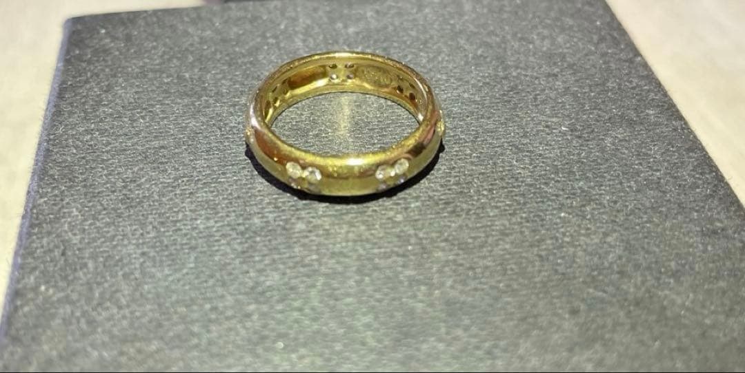 18金　超かわいい　花柄　ダイヤ　リング