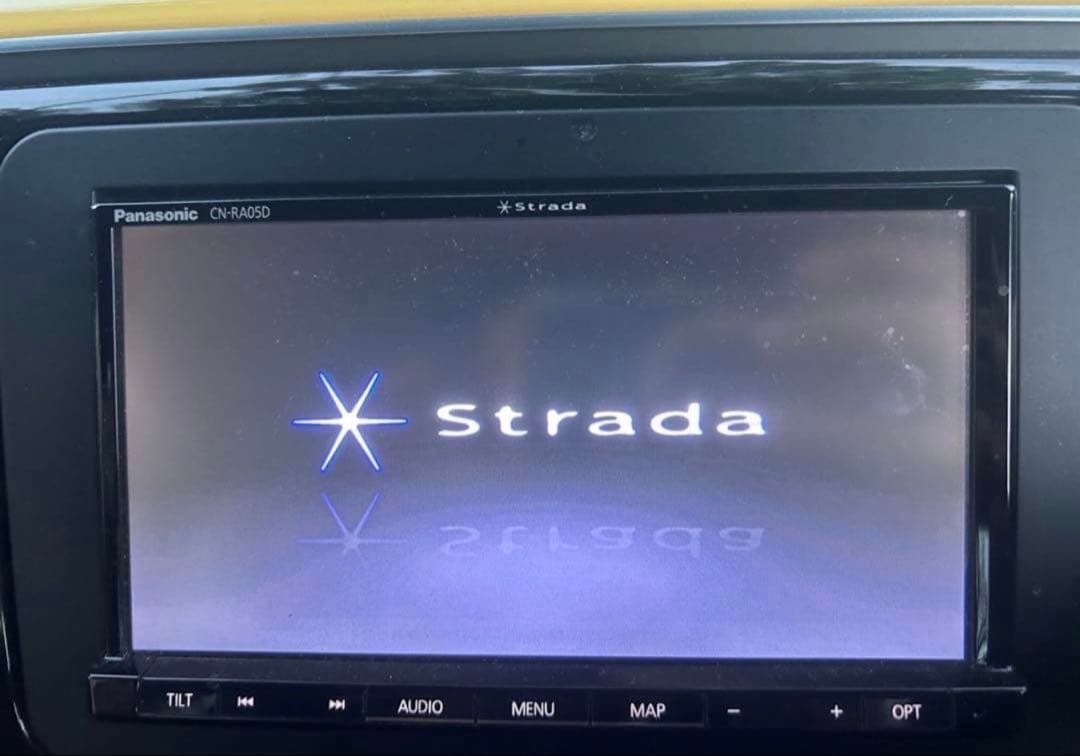 Panasonic CN-RA05DBluetoothカーナビ