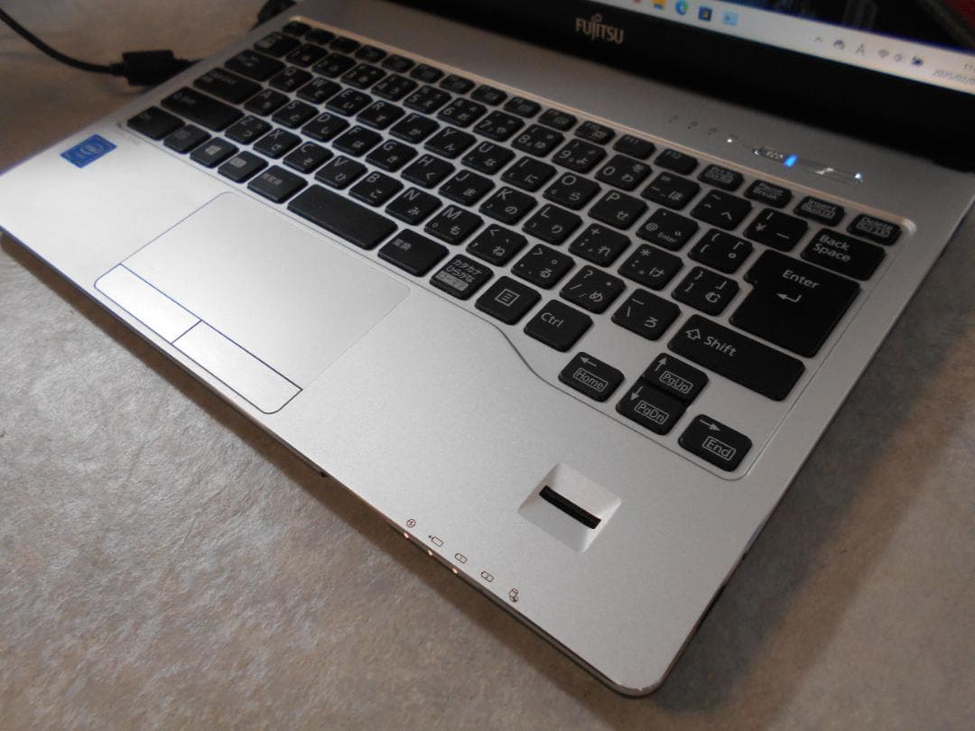 ノートパソコン 富士通 Windows11