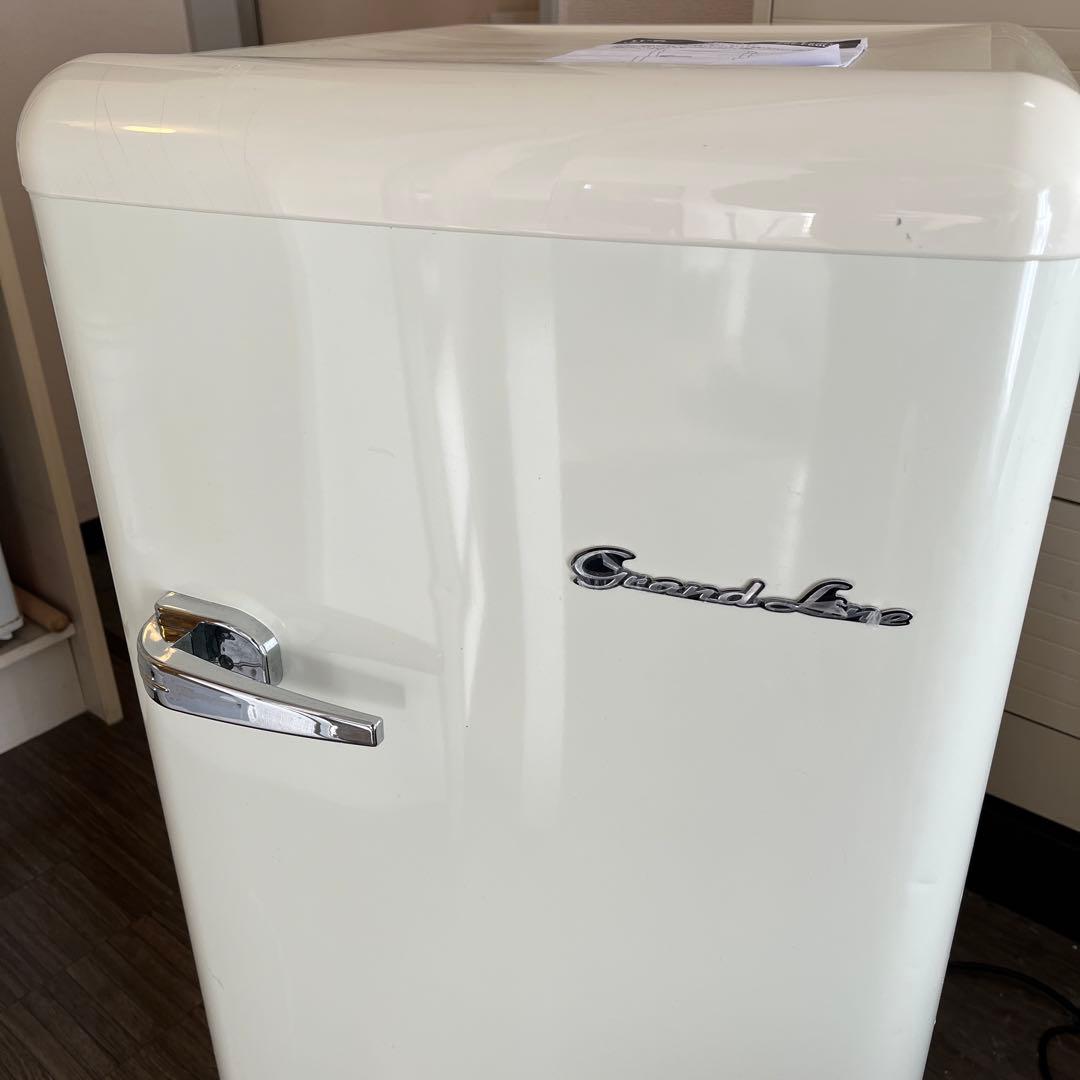 送料込み　レトロ冷凍庫