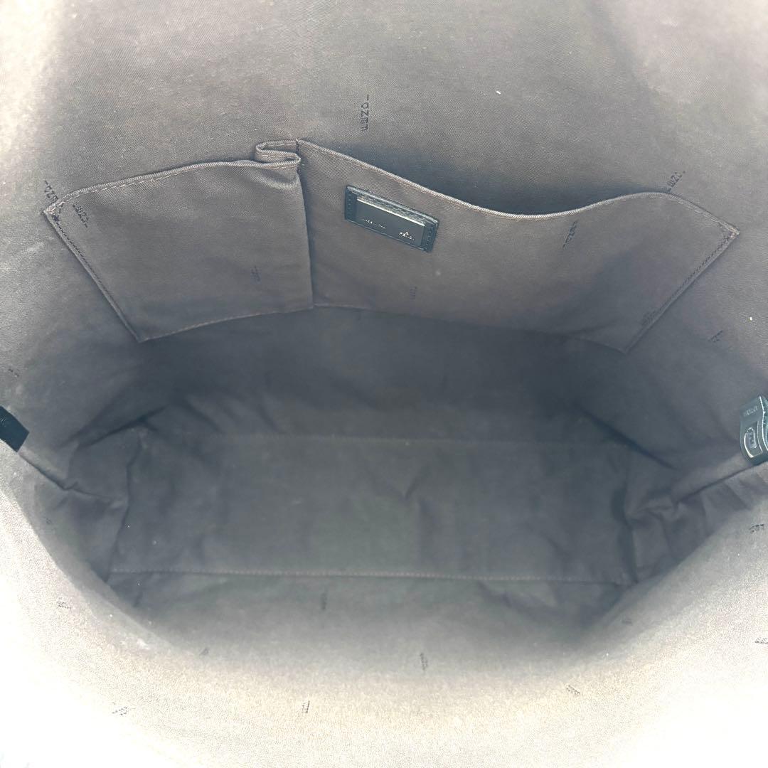 未使用に近い フェンディ トートバッグ ズッカ柄 ファスナー 大容量 ブラック