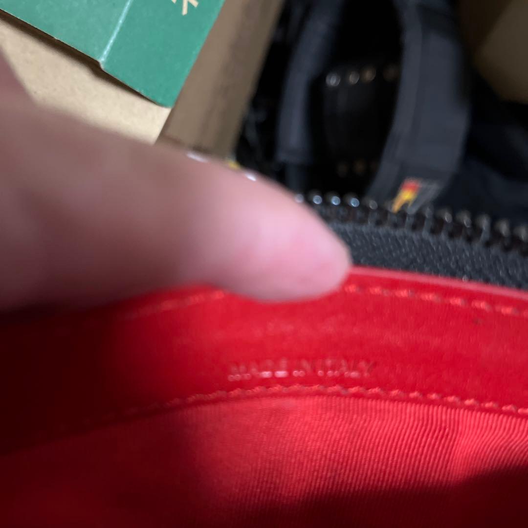 スタッズ付きブラック長財布