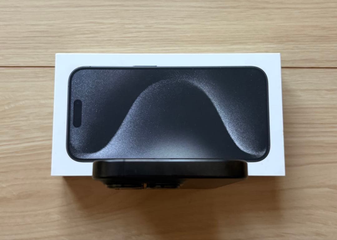 【美品】iPhone 15 Pro 256GB ブラックチタニウム