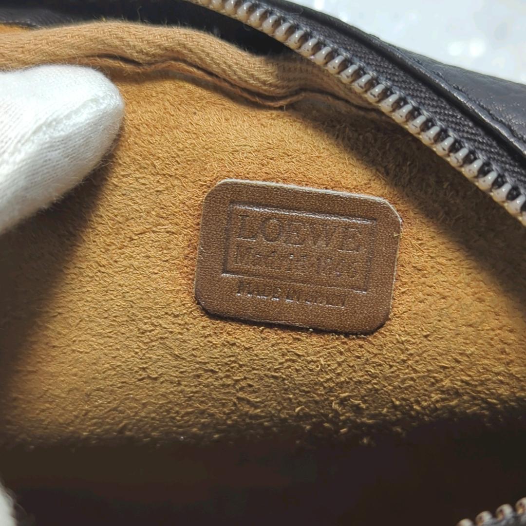 [美品]　LOEWE ロエベ アナグラム ショルダーバッグポシェット ブラック