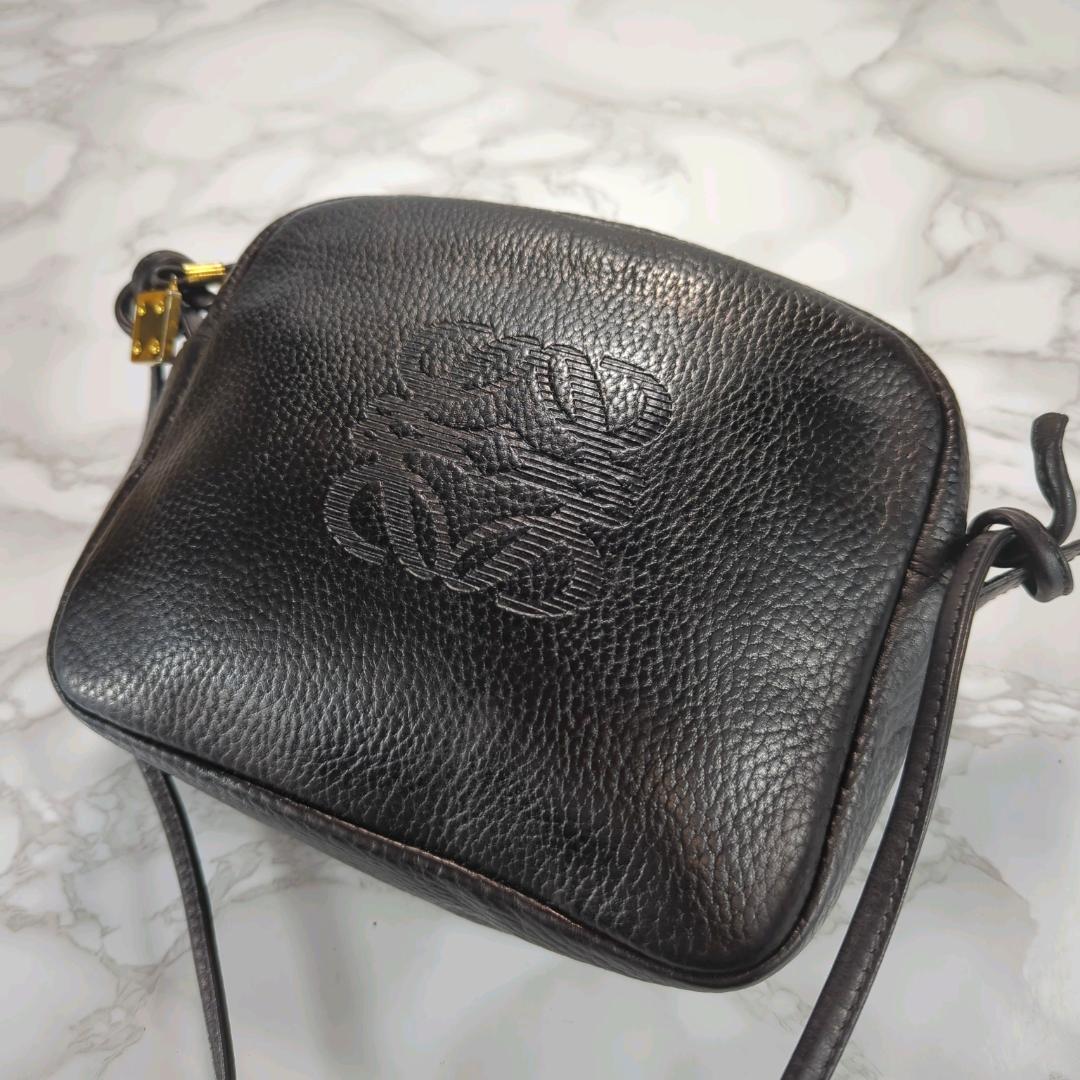 [美品]　LOEWE ロエベ アナグラム ショルダーバッグポシェット ブラック