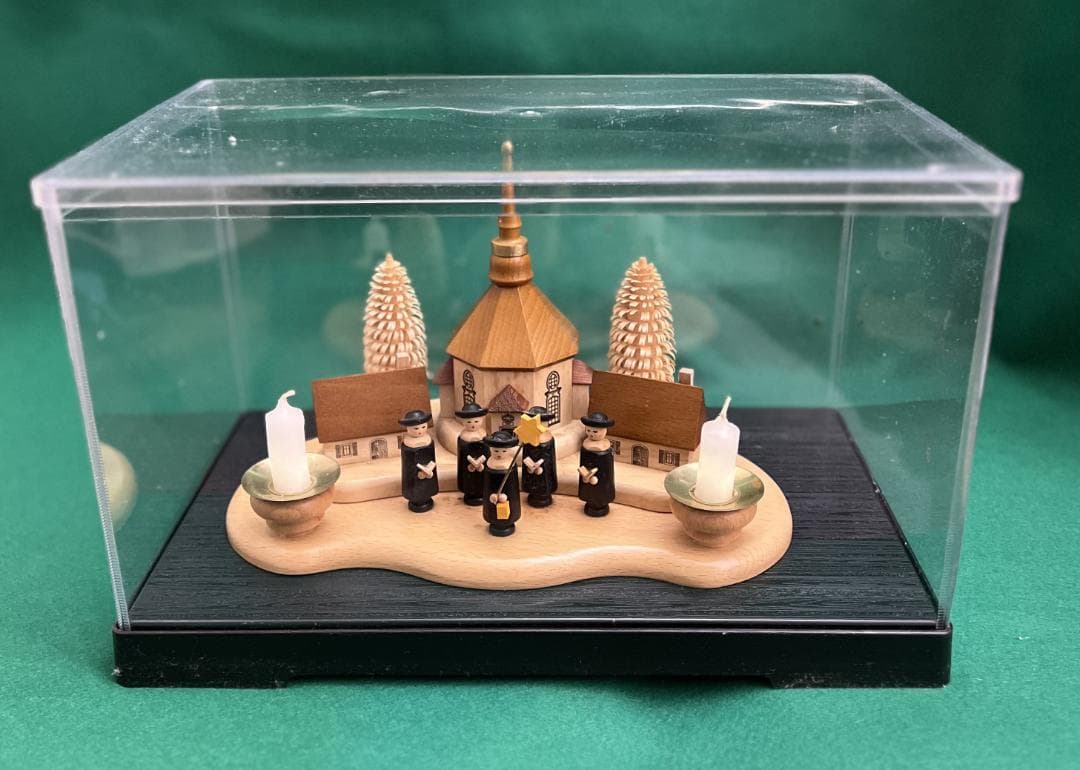 クリスマス用ドイツの教会（木彫り）インテリア置物