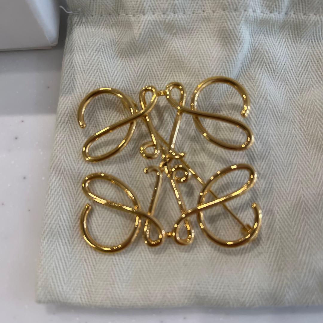 LOEWE ゴールドリボンブローチ　ロエベ　ブローチ