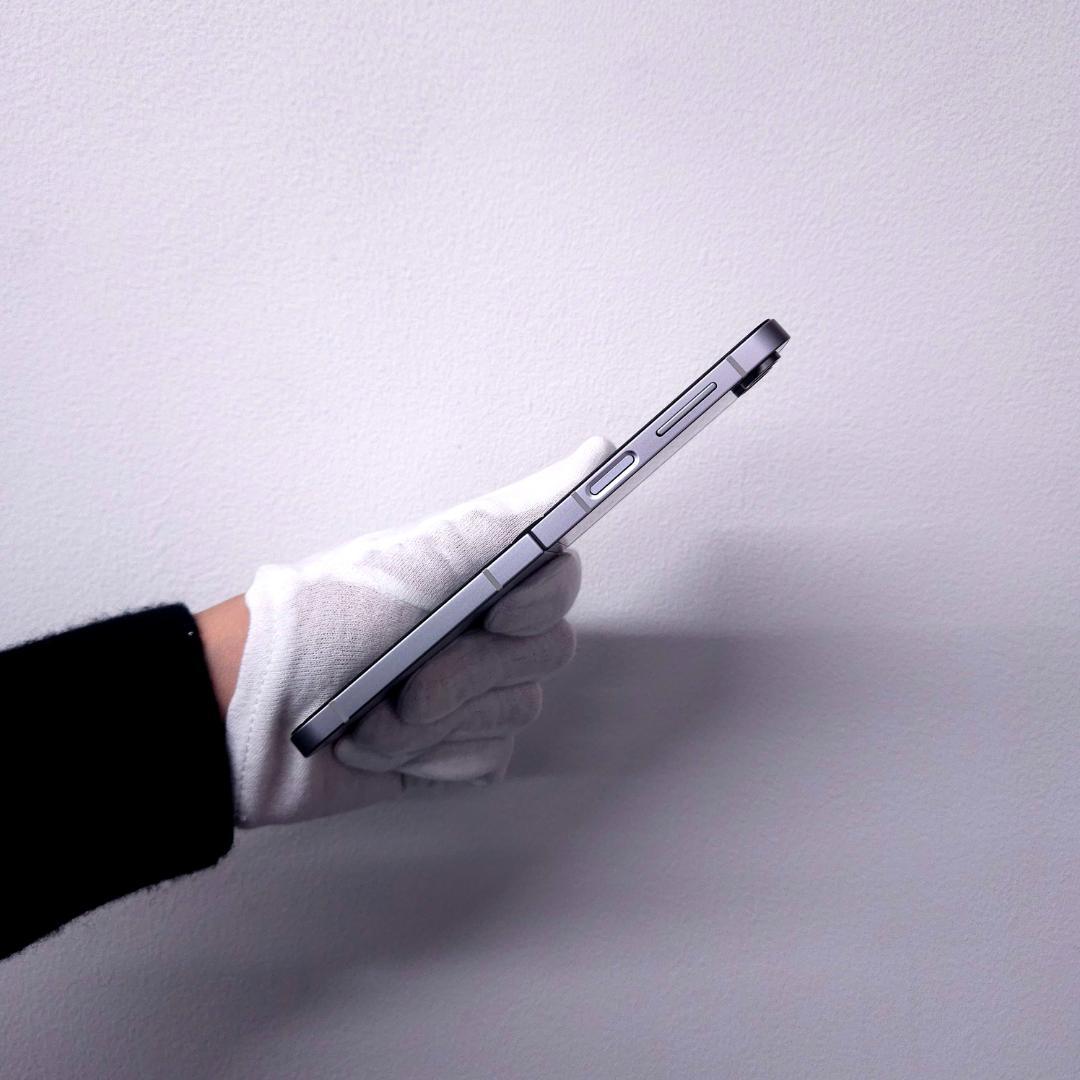 Galaxy Z FLIP6 256GB シルバー SIMフリー 良品