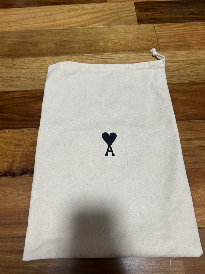 破格　ami paris 黒キャップ ハート刺繍