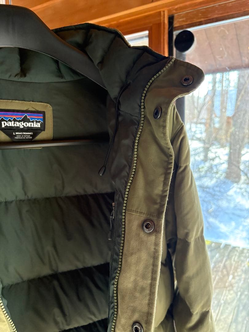 Patagonia 　フード付きダウンジャケット 　パタゴニア　　サイズL