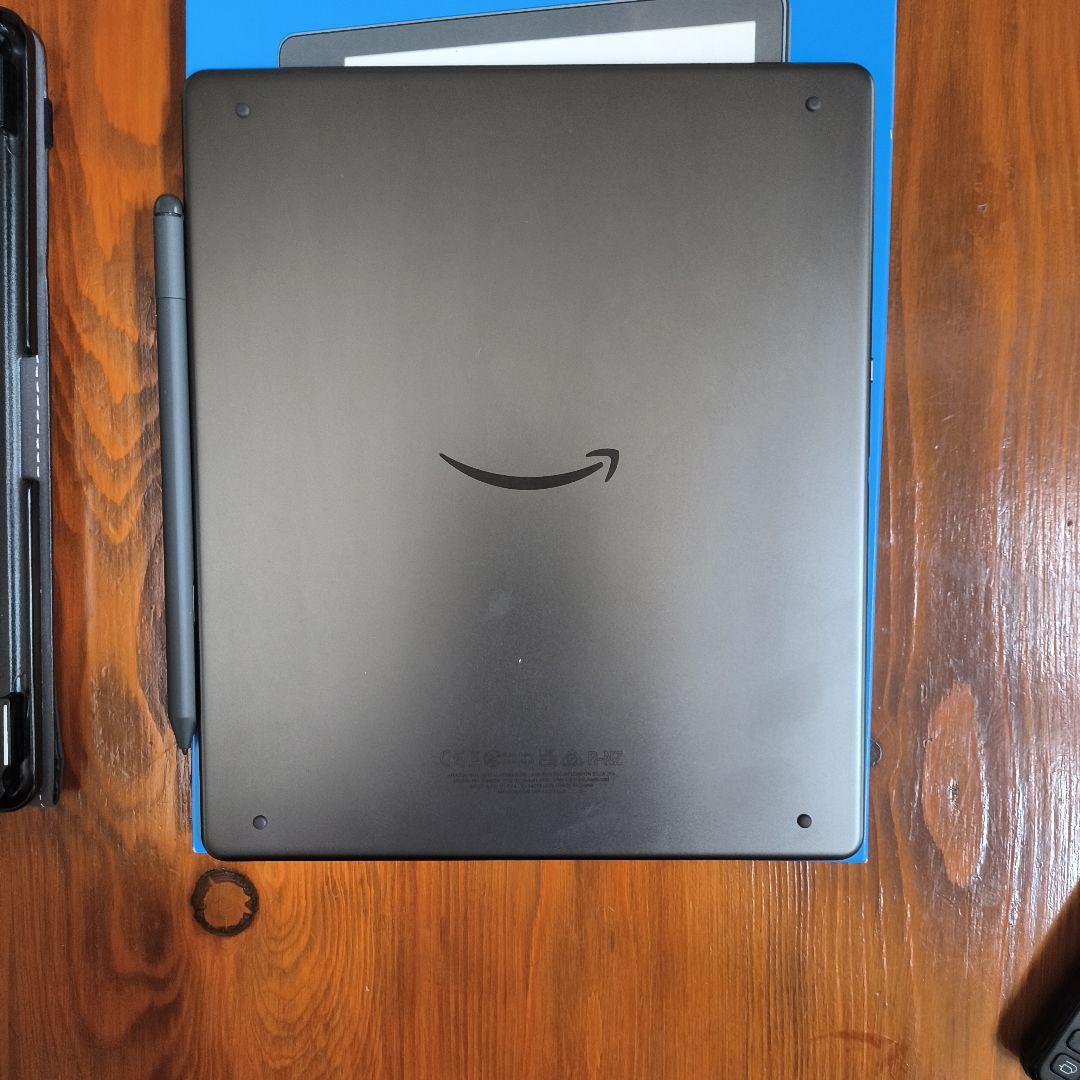 Kindle Scribe 本体 + 専用ケースほぼ未使用