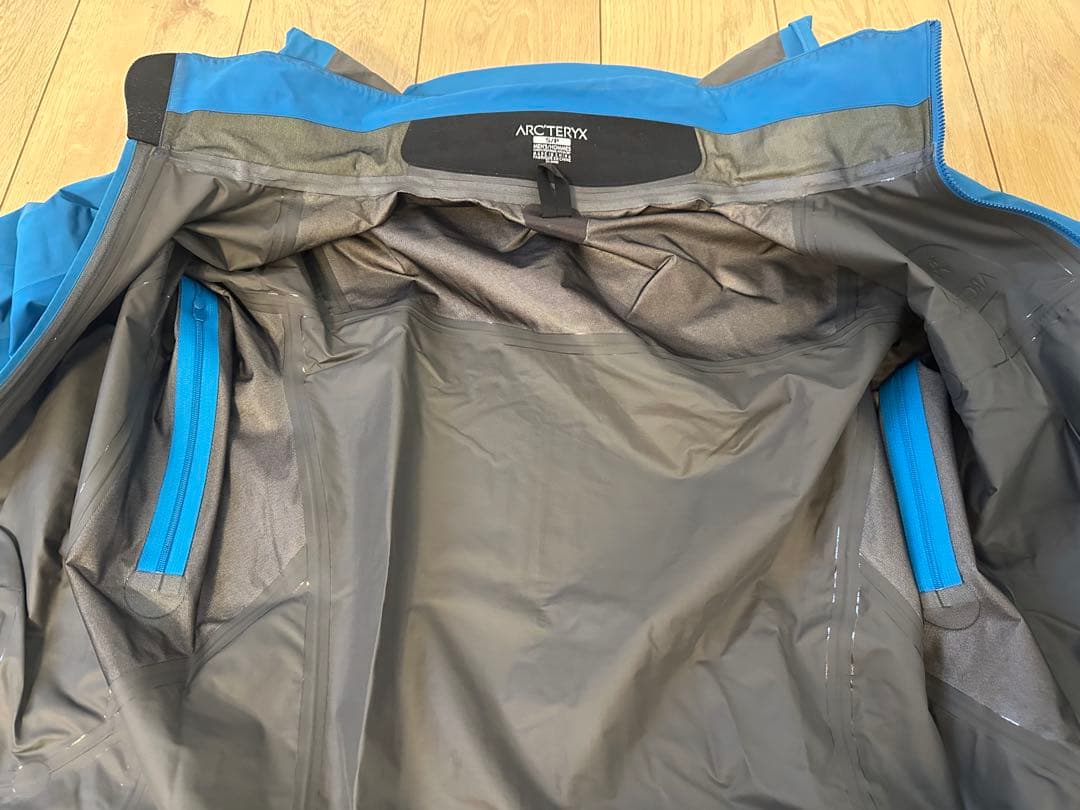 【希少品】ARC’TERYX BETA LT ハイブリッドジャケット Sサイズ