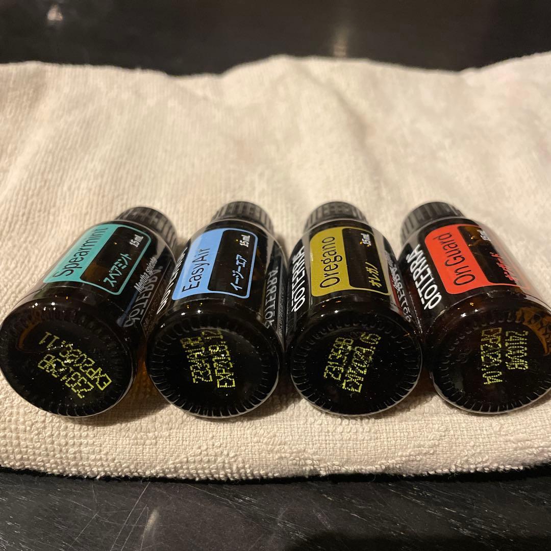 お得　ドテラ　doTERRA デラックス登録キットオイルのみ（おまけ付き）