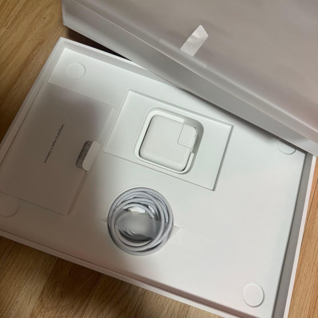 MacBook Air M1 8GB 256GB バッテリー99% 保護シール付