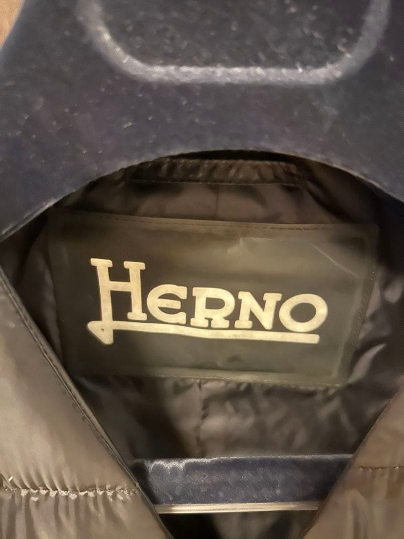 HERNO ヘルノ ダウン　ベスト サイズ44 ブラック　美品
