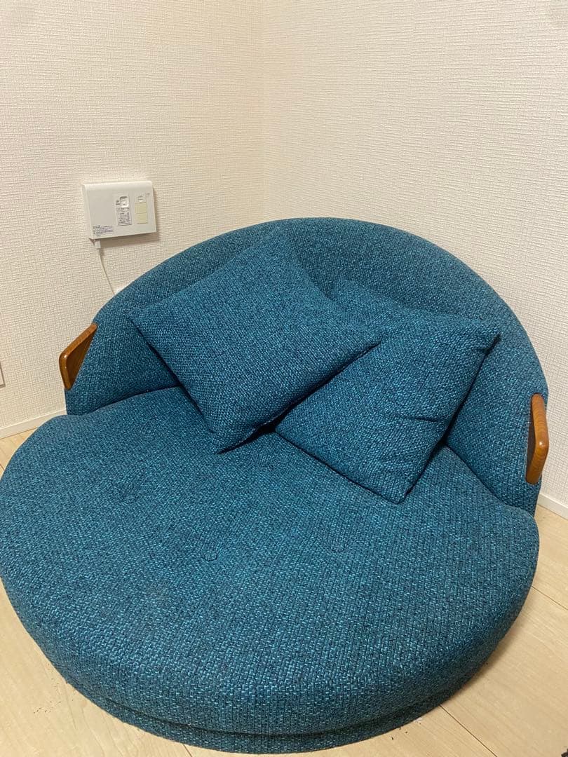【11/30日まで限定販売】ラウンドソファ　ターコイズグリーン　クッション付き