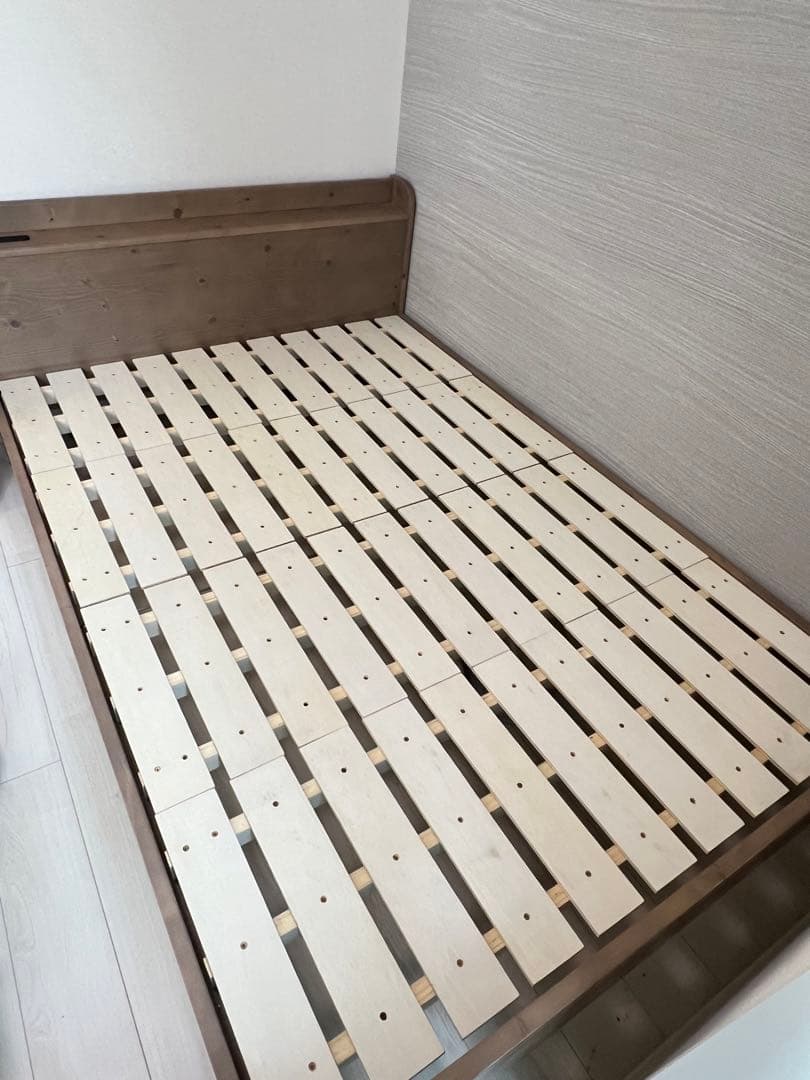 Forteo フォルテオ　コンセント付き ダブルベッドフレーム