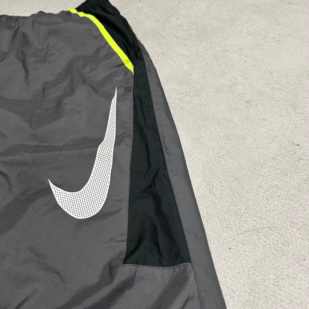 ナイキ スウッシュ ピステ 上下セット ナイロン 黒 グレー 蛍光イエロー XL