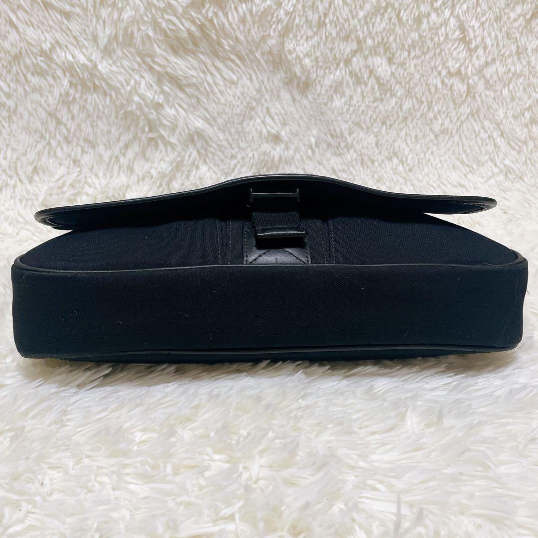 美品✨コーチ　メッセンジャーバッグ　キャンバス　レザー　黒　斜め掛け　A4収納可