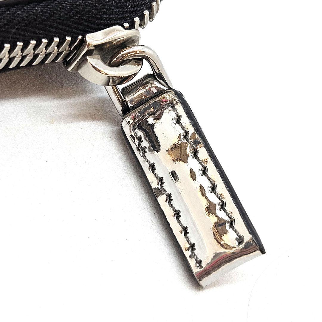 PRADA プラダ キーホルダー チャーム ケース シルバーカラー