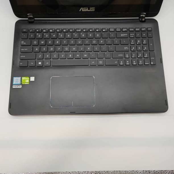 グラボ搭載 タッチパネル フルHD 15 ASUS i7-7 SSD256GB