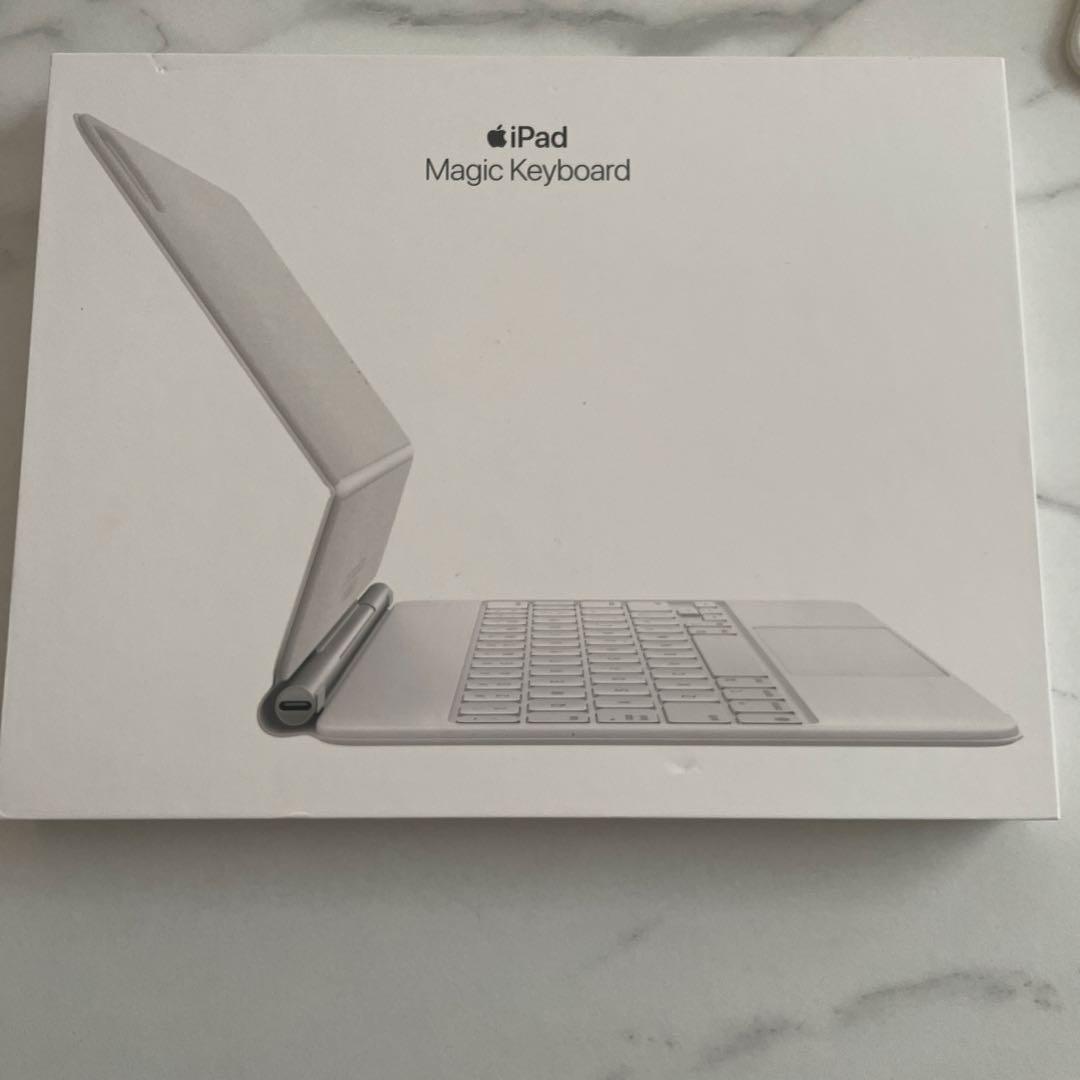 箱付き Apple iPad Magic Keyboard A2261