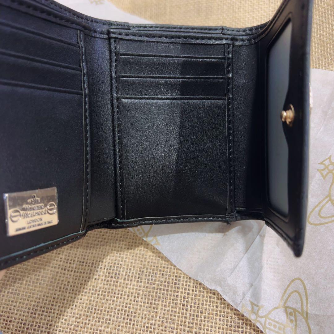 Vivienne Westwood黒 エンボス加工 三つ折り財布