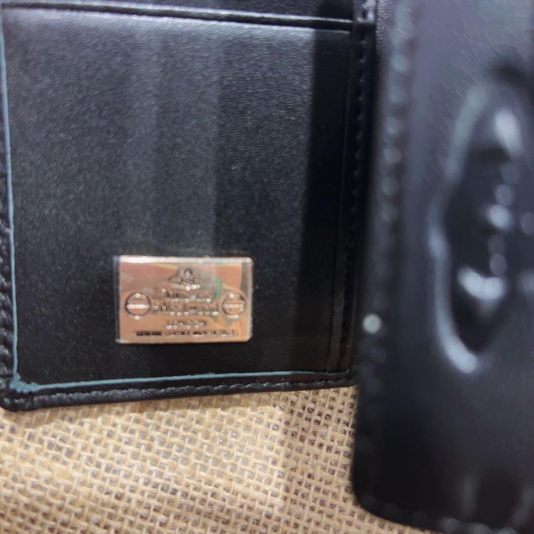 Vivienne Westwood黒 エンボス加工 三つ折り財布