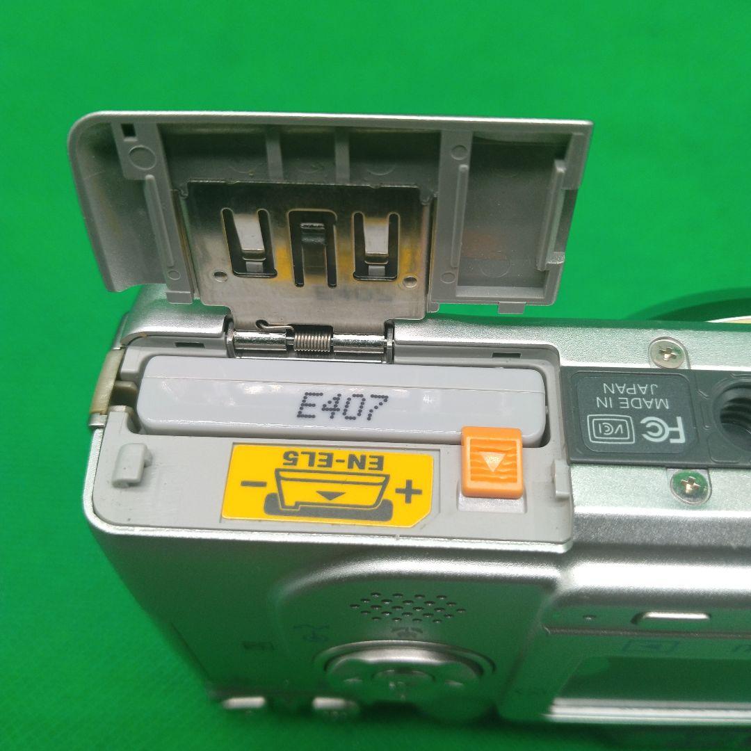 N28-01【動作確認OK・美品】Nikon ニコンCOOLPIX 5200