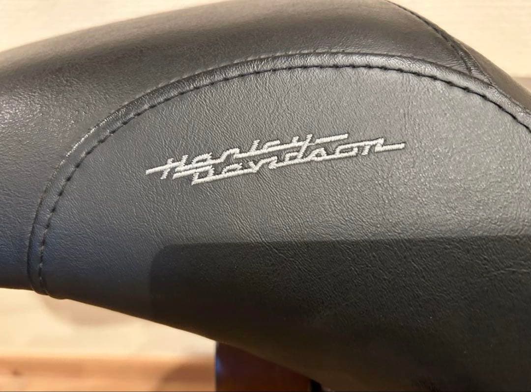 ハーレー ローライダーＳ　FXDLSダイナ　純正オプション　バッドランダーシート