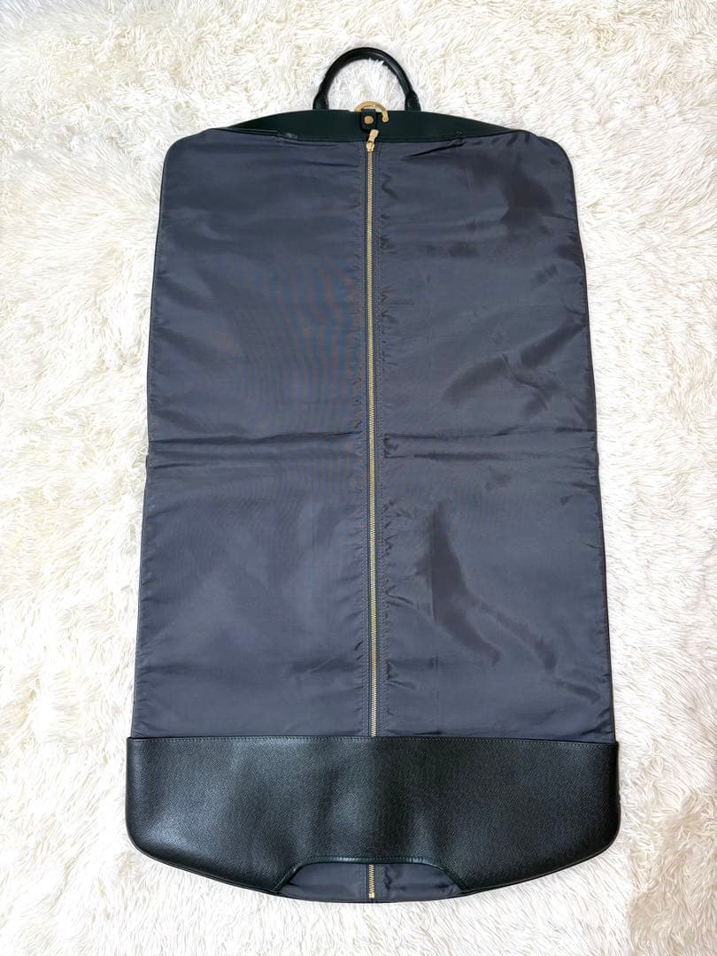 ルイ ヴィトン タイガ ベーリング ガーメントバッグ M30134 グリーン