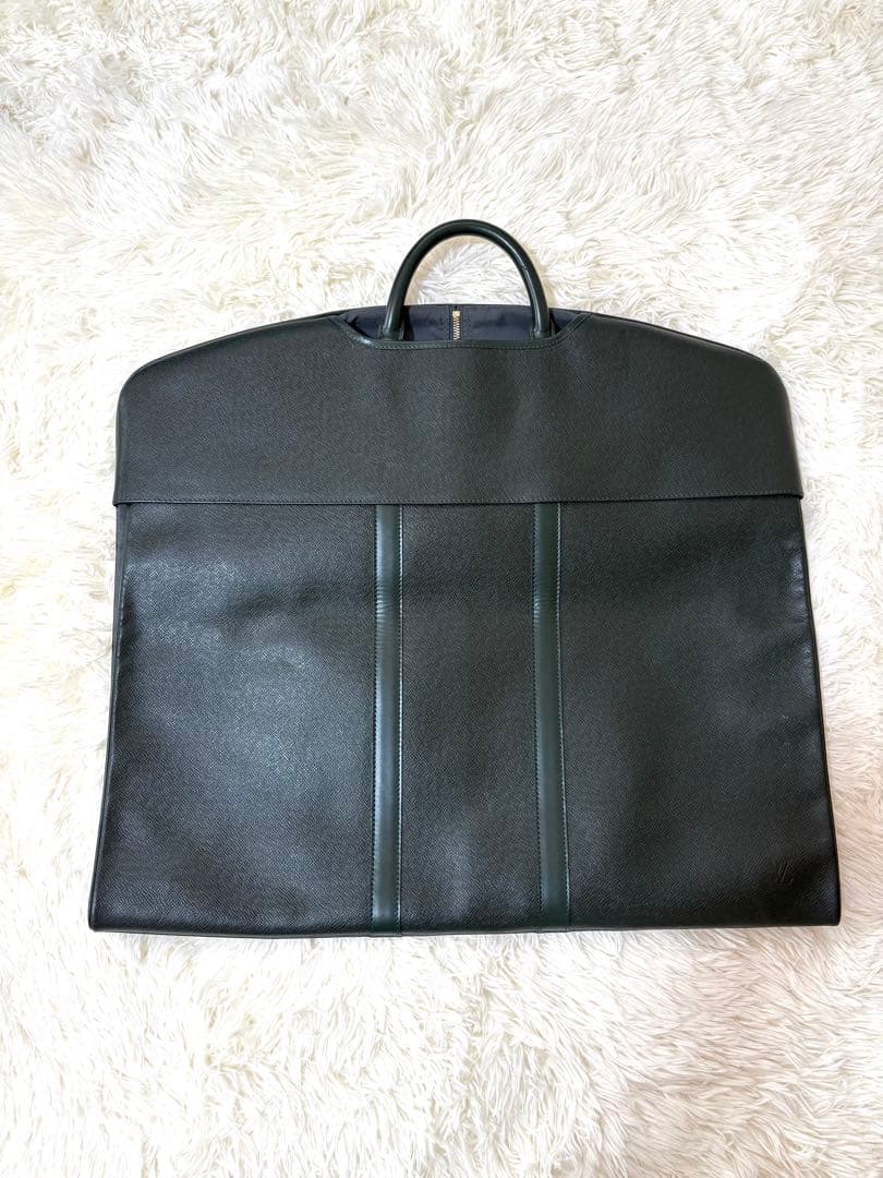 ルイ ヴィトン タイガ ベーリング ガーメントバッグ M30134 グリーン