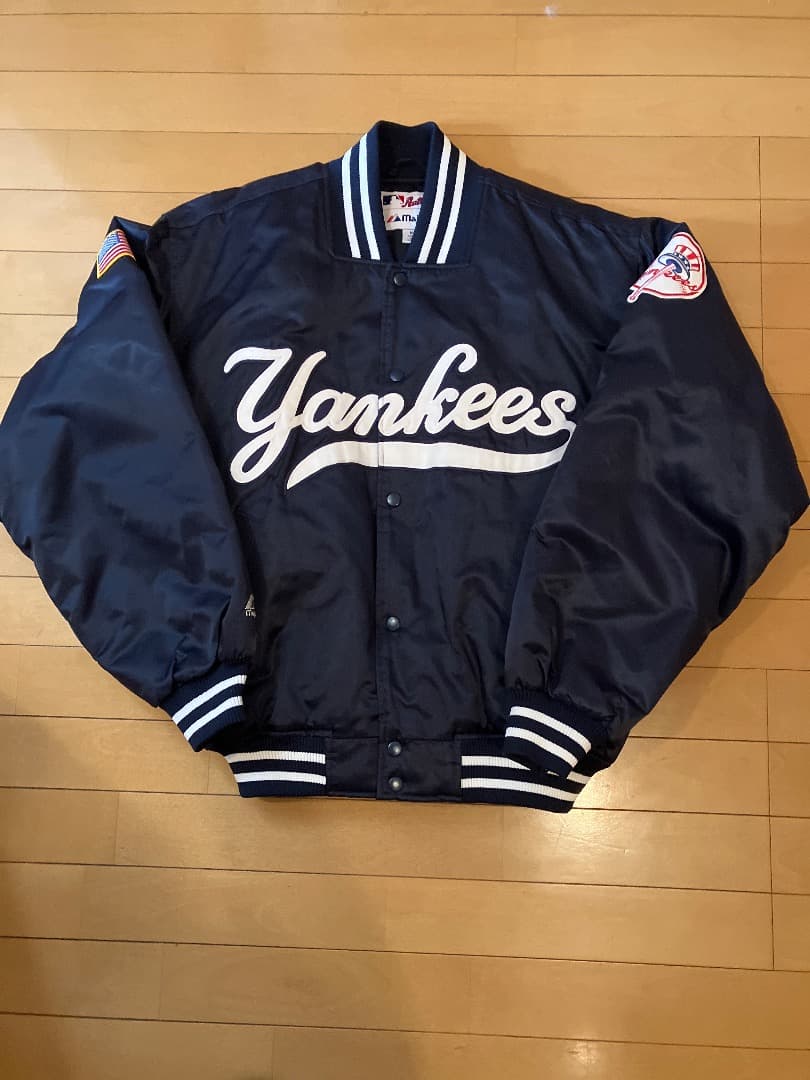 ニュヨークヤンキーススタジアムジャンパーマジェスティック