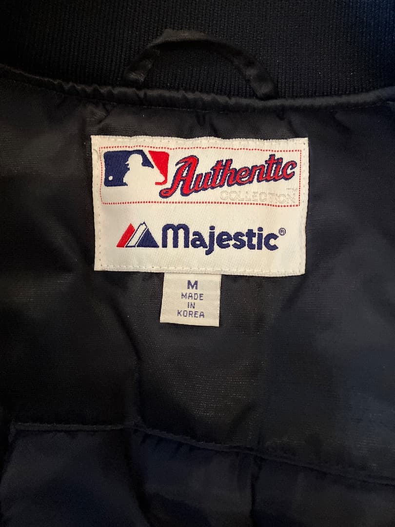 ニュヨークヤンキーススタジアムジャンパーマジェスティック