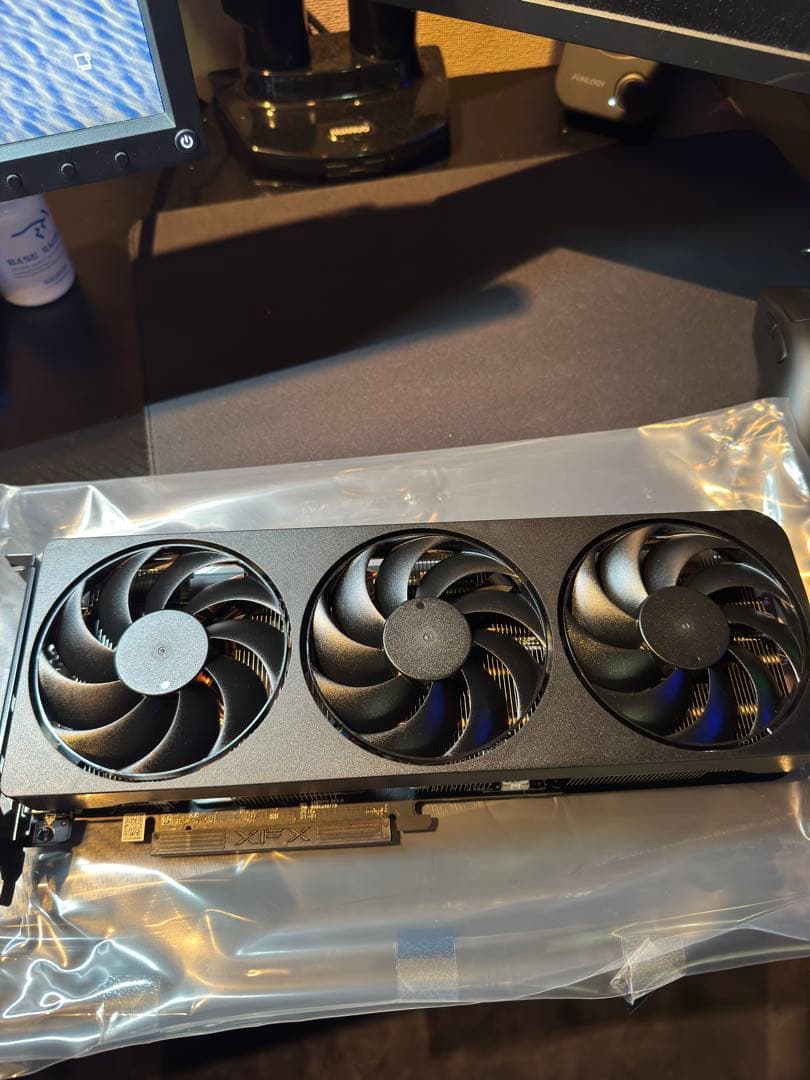 グラフィックボード・グラボ・ビデオカード RADEON RX9070 PowerColor