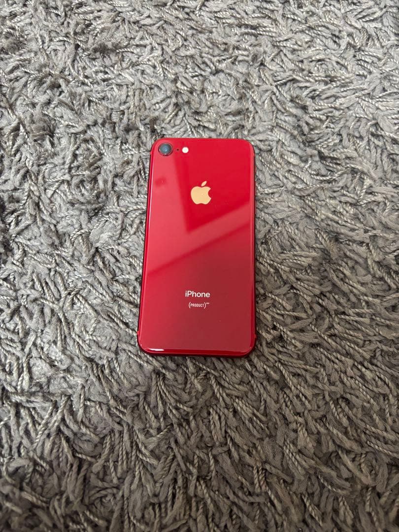 Apple iPhone 8レッド