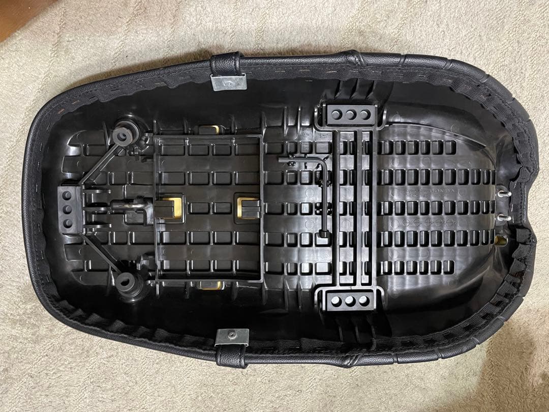 Gクラフト DAX125用　段付きシート (32811)