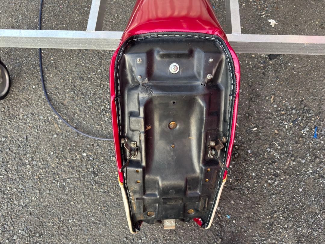 三段シートgsx400egsx250eゴキ